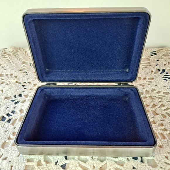 Pewter Finish Thought Box Lidded Hinged - Picture 4 of 7